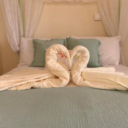 Hostl - Beds & Rooms - The Hostel Inn Paphos, Old Town Exterior photo